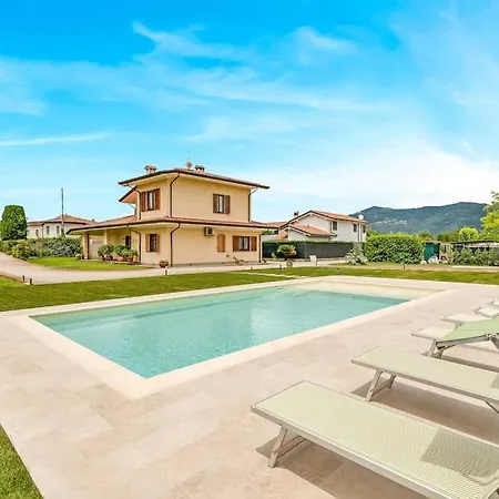 Giulia Apartment *